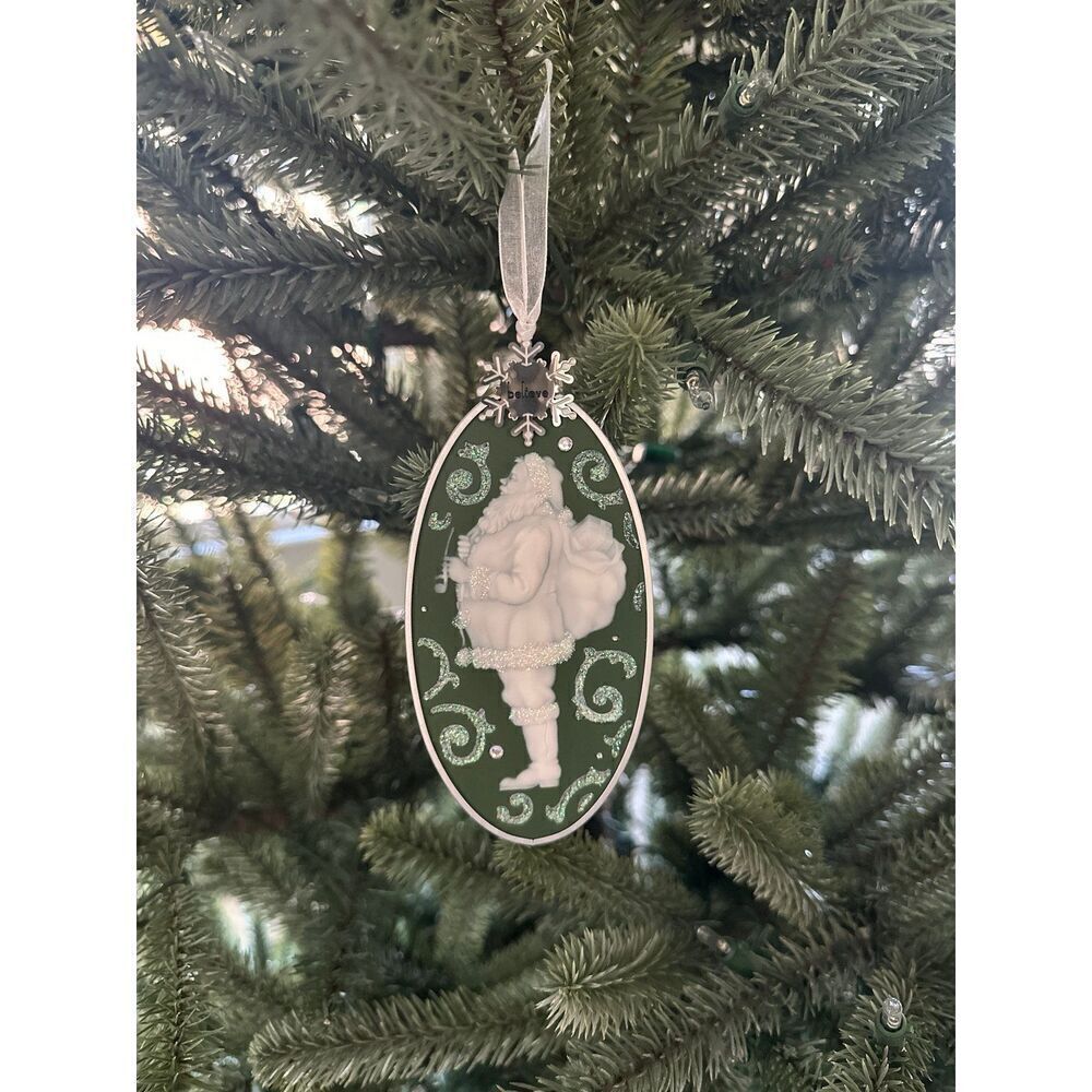 Hallmark keepsake ornament 2010